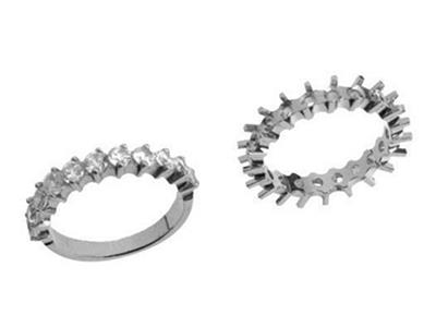 Fede Nuziale Con Incastonatura Con Griffe Sfalsate 1 Fila, Oro Bianco 18k Peso 13,5. Rif. 391 - Immagine Standard - 3