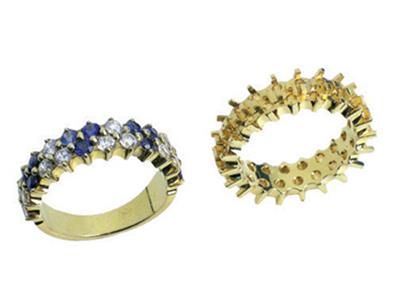 Set Di Fedi Nuziali Con Castone A Griffe Multiple Sfalsate, 2 File, Oro Giallo 18k. Rif.402 - Immagine Standard - 3
