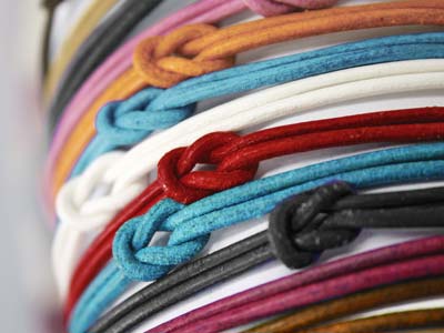 Cordoncino In Cuoio Tondo, Diametro 2 Mm, 1 X 5 Metri Di Lunghezza, Colore Naturale - Immagine Standard - 3